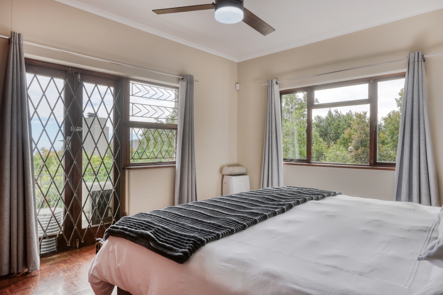 5 Bedroom Property for Sale in Fresnaye Western Cape